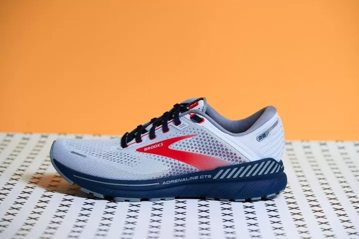 Brooks-Adrenaline-GTS-22-.jpg