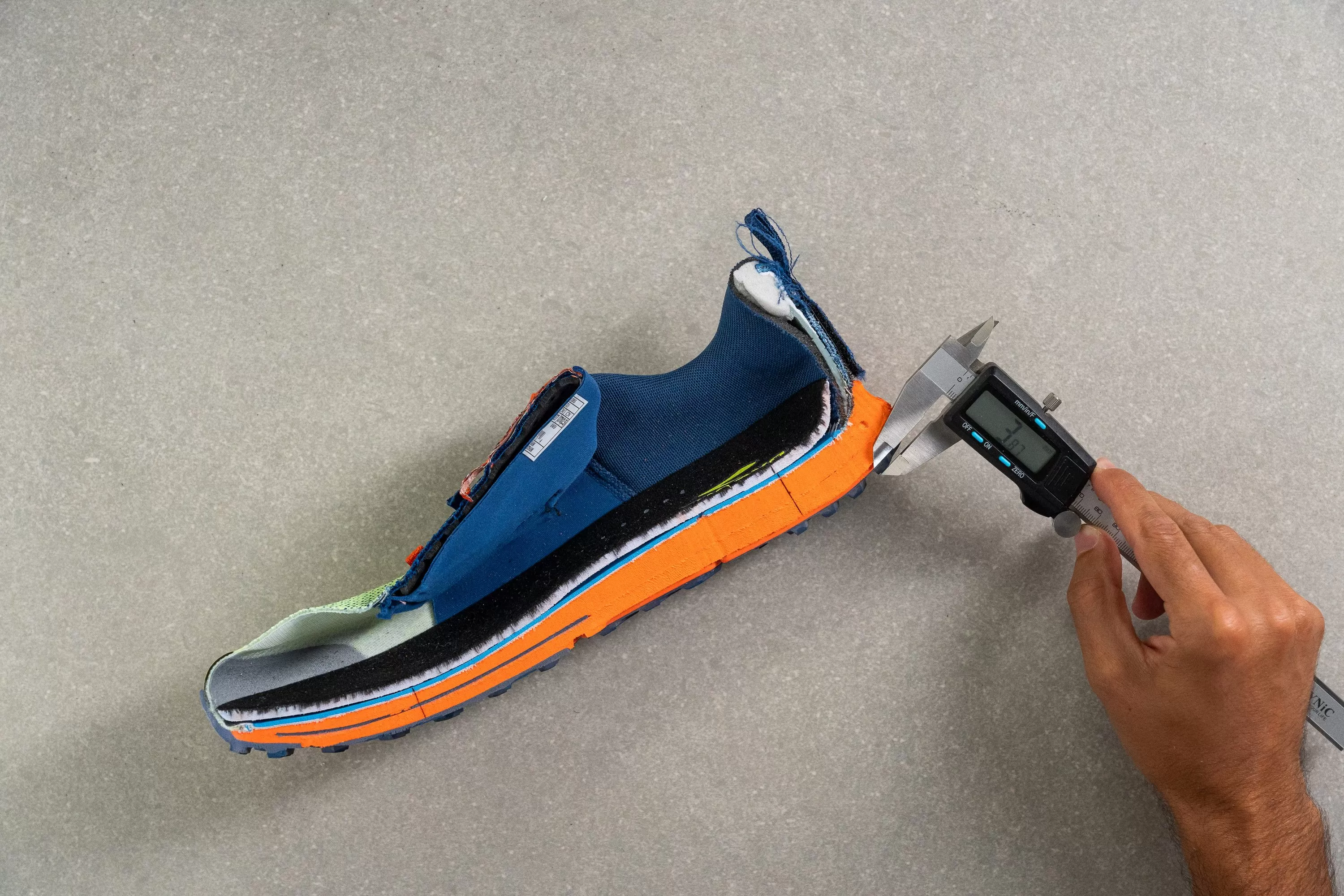 Brooks Cascadia 17 Lug depth