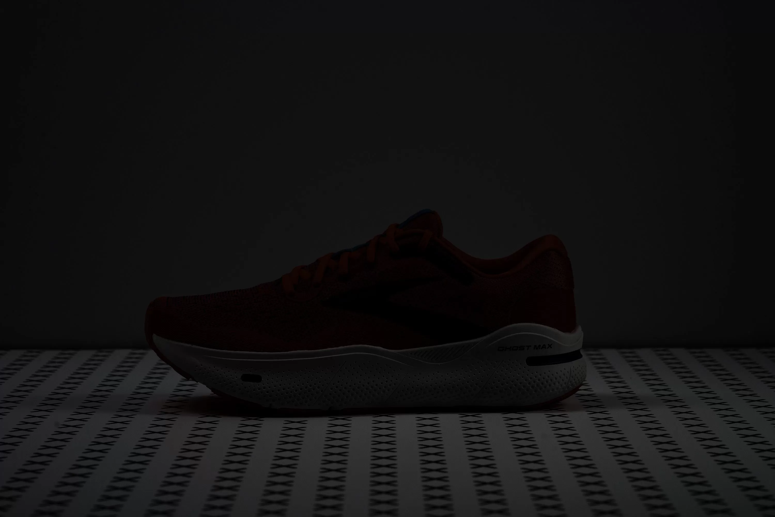 Brooks Ghost Max Reflective elements