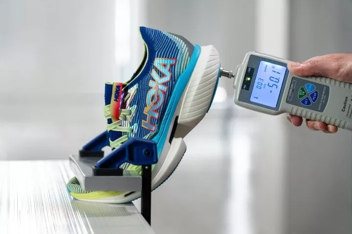 Stiff versus flexible running shoes hero image