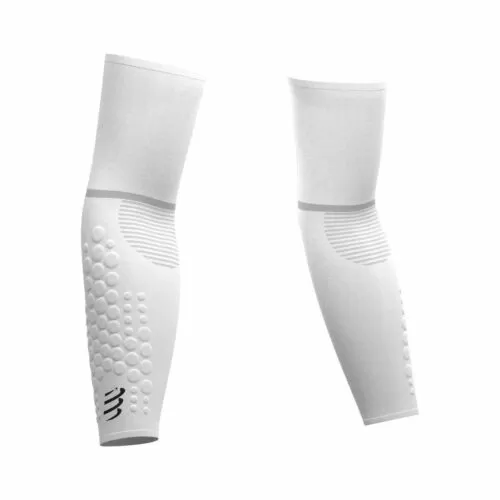 alt="Bó ống tay 2XU Flex Compression màu trắng"