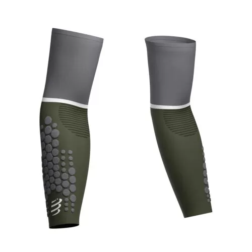 alt="Bó ống tay 2XU Flex Compression màu xanh lá"