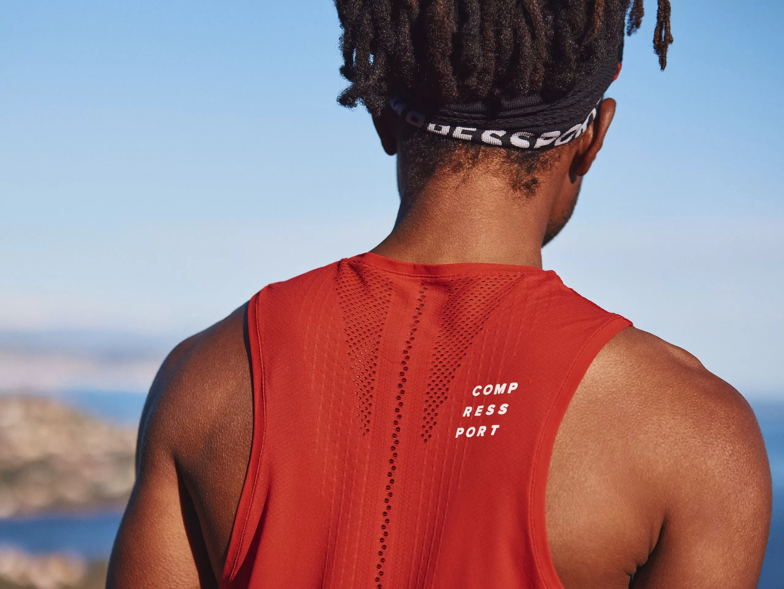 compressport pro racing single m red5 1 Áo nam chạy bộ ba lỗ Compressport Pro Racing Singlet - YCB.vn