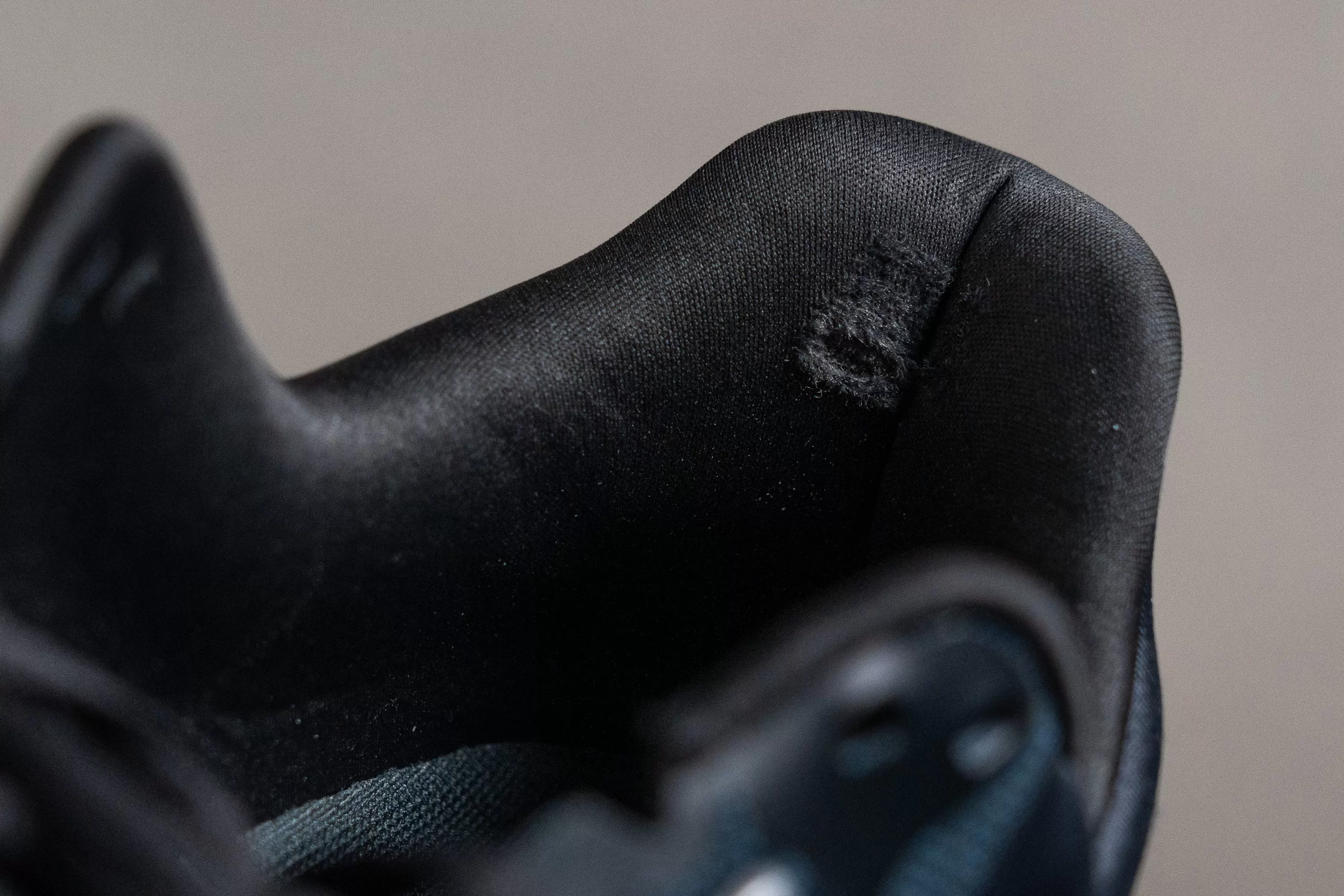Altra Provision 8: Đánh giá chi tiết giày chạy bộ hỗ trợ ổn định cho người chạy hàng ngày 4 Altra Provision 8 Heel padding durability