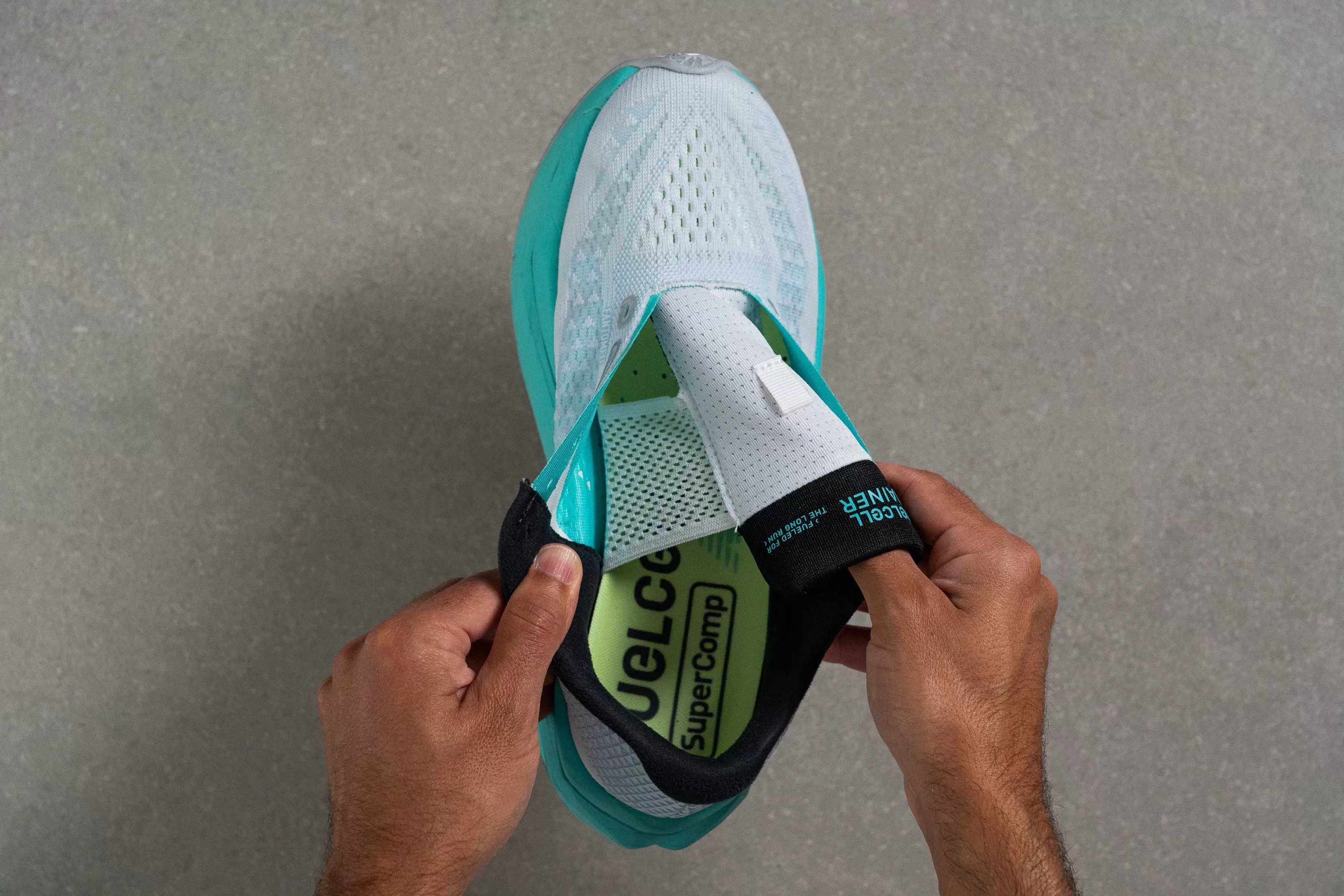 New Balance FuelCell SuperComp Trainer v3: Đánh giá chi tiết cho người chạy bộ 16 New Balance FuelCell SuperComp Trainer v3 Tongue: gusset type