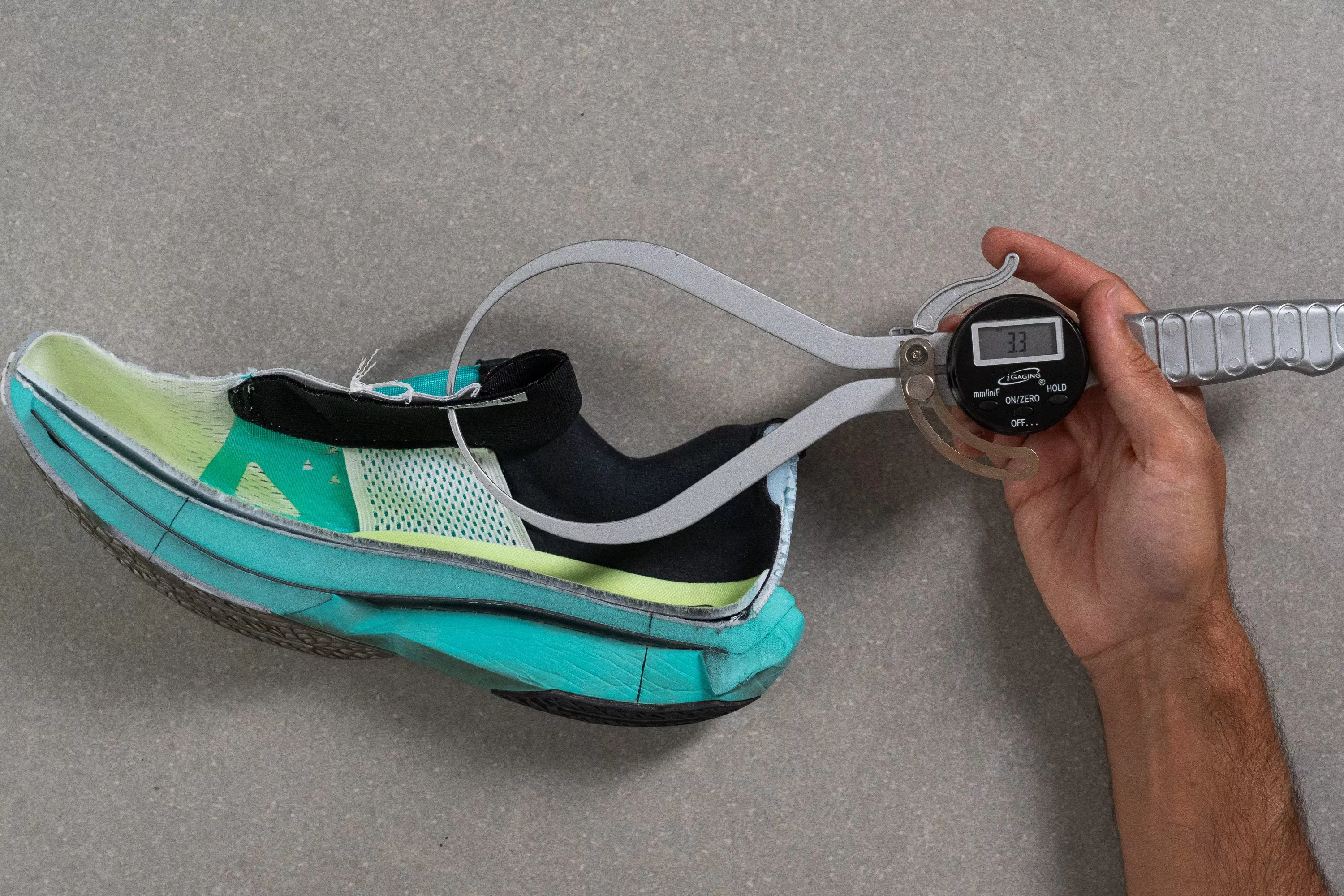 New Balance FuelCell SuperComp Trainer v3: Đánh giá chi tiết cho người chạy bộ 17 New Balance FuelCell SuperComp Trainer v3 Tongue padding